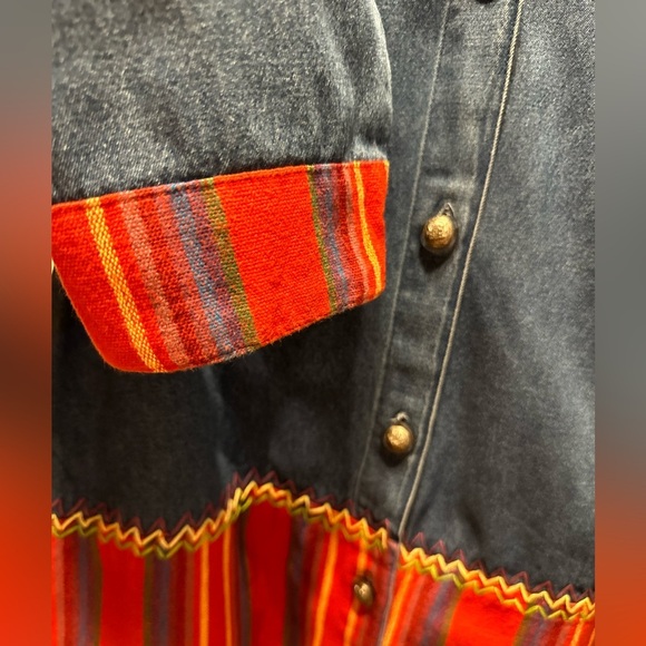 Tantrum Blues Denim Floral Embroidered Button Down Top size 1X - Picture 7 of 10